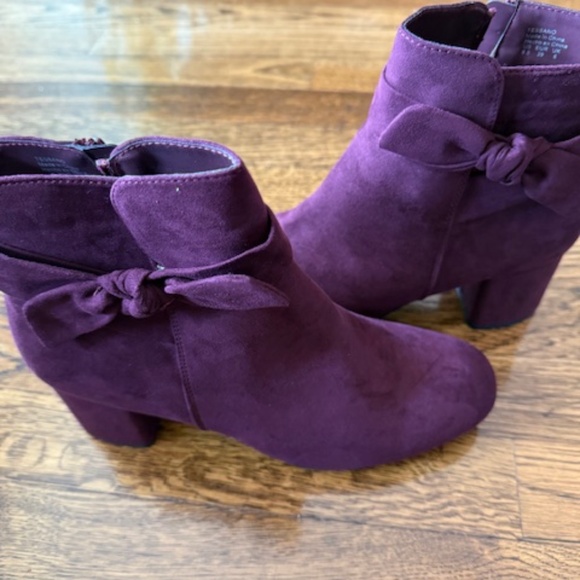 Kelly & Katie Shoes - Ankle Boots - women's size 8.5